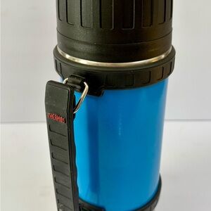 Vintage Thermos Model #2490 Vacuum Bottle w/ Stopper & Cup 1.05 U.S. Quart